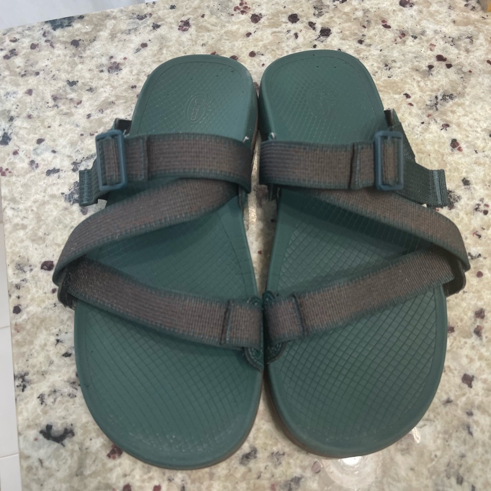 Men’s Chaco’s Lowdown Sandal size 10.